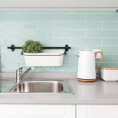 Stroll To Coffee Shops Near A Renovated Hillside In Graça * Lisboa