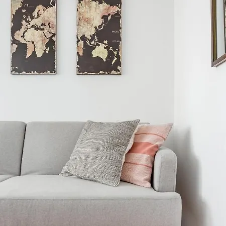 Appartement Stroll To Coffee Shops Near A Renovated Hillside In Graça