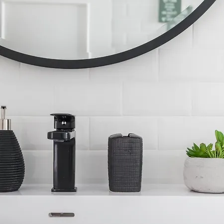 Stroll To Coffee Shops Near A Renovated Hillside In Graça * Lisboa