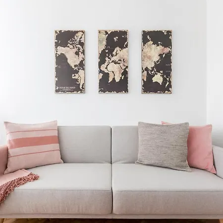 Stroll To Coffee Shops Near A Renovated Hillside In Graça *