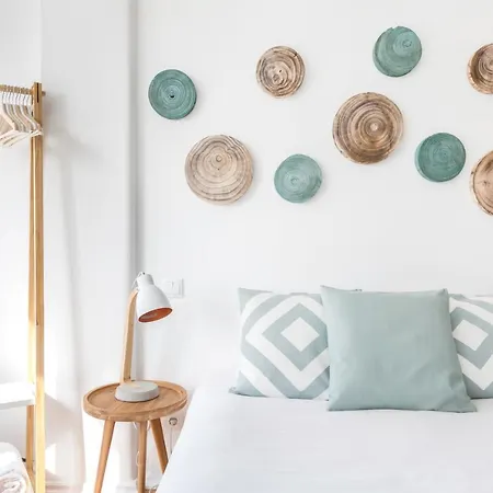 Appartement Stroll To Coffee Shops Near A Renovated Hillside In Graça