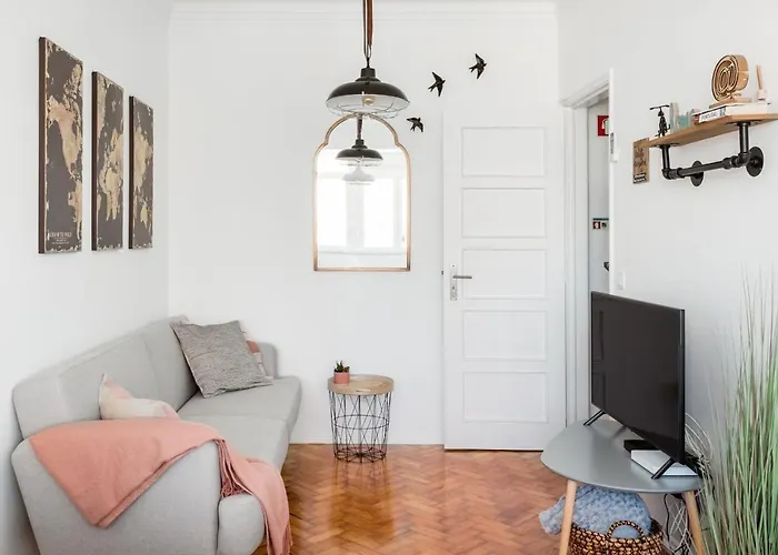 דירה Stroll To Coffee Shops Near A Renovated Hillside In Graca