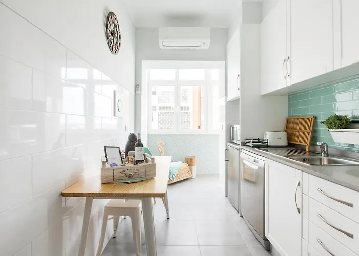 דירה Stroll To Coffee Shops Near A Renovated Hillside In Graca