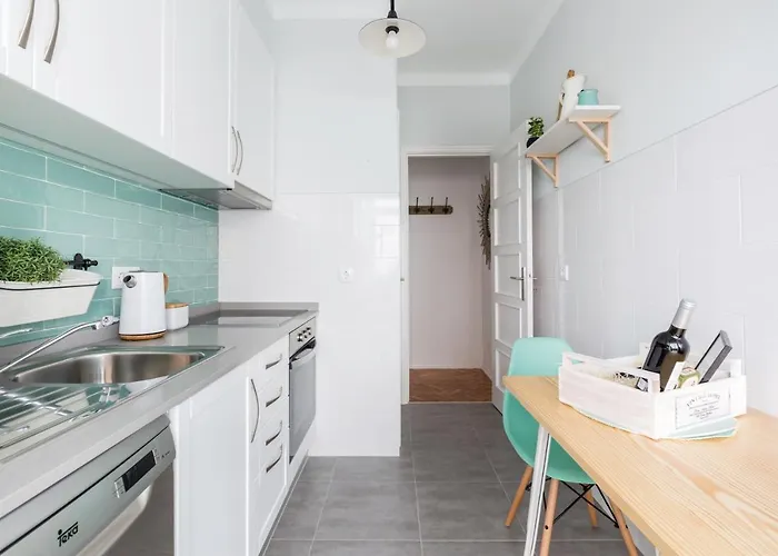 דירה Stroll To Coffee Shops Near A Renovated Hillside In Graca *