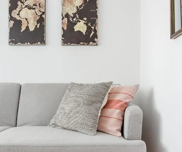 דירה Stroll To Coffee Shops Near A Renovated Hillside In Graca