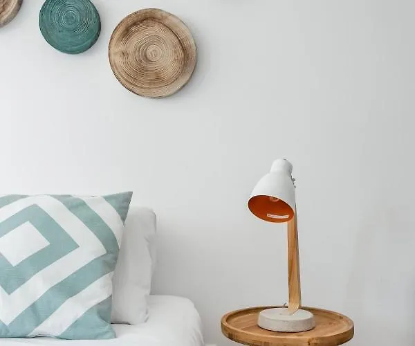 Apartament Stroll To Coffee Shops Near A Renovated Hillside In Graca Lizbona